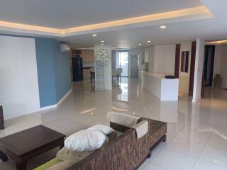 4 bed Condo in Inter Tower Khlong Toei Nuea Sub District C017075