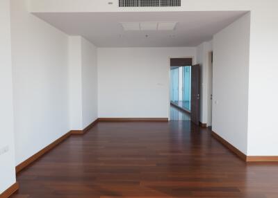 4 bed Penthouse in Supalai Prima Riva Chong Nonsi Sub District P017049