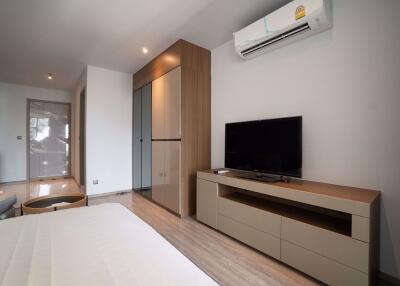 Studio bed Condo in RHYTHM Ekkamai Khlong Tan Nuea Sub District C017030