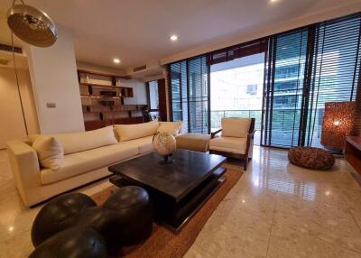 3 bed Condo in Ficus Lane Phra Khanong Sub District C017021