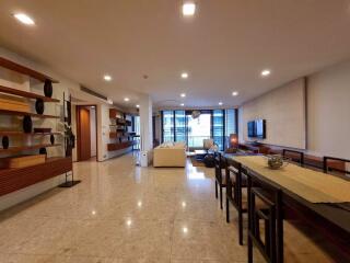 3 bed Condo in Ficus Lane Phra Khanong Sub District C017021