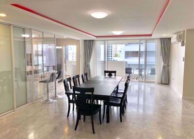 3 bed Condo in DS Tower 1 Sukhumvit 33 Khlong Tan Nuea Sub District C017011