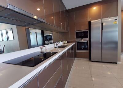 3 bed Condo in Menam Residences Wat Phraya Krai Sub District C016993