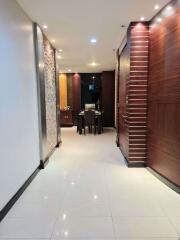 2 bed Condo in Avenue 61 Khlong Tan Nuea Sub District C016982