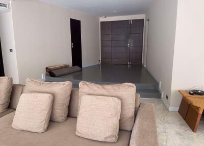 3 bed Condo in Supakarn Condominium Khlong Ton Sai Sub District C016978