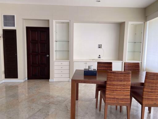 3 bed Condo in Supakarn Condominium Khlong Ton Sai Sub District C016978