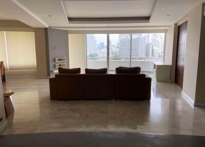 3 bed Condo in Supakarn Condominium Khlong Ton Sai Sub District C016978