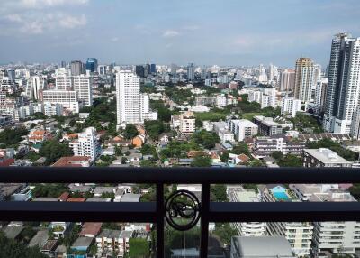 2 bed Condo in Royce Private Residences Khlong Toei Nuea Sub District C016957