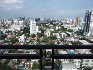 2 bed Condo in Royce Private Residences Khlong Toei Nuea Sub District C016957