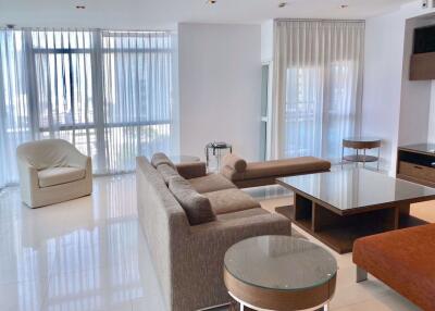 3 bed Condo in Athenee Residence Lumphini Sub District C016944