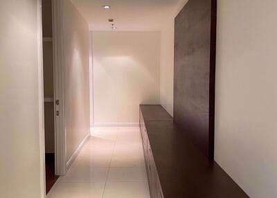 3 bed Condo in Athenee Residence Lumphini Sub District C016944