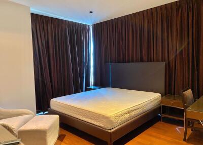 3 bed Condo in Athenee Residence Lumphini Sub District C016944