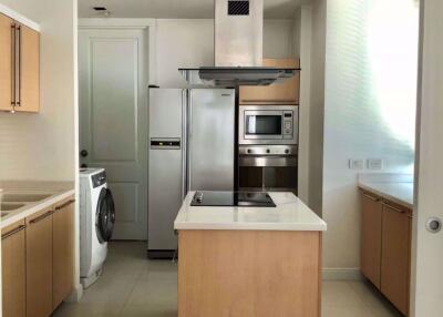 3 bed Condo in Athenee Residence Lumphini Sub District C016944