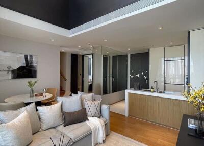 2 bed Duplex in BEATNIQ Sukhumvit 32 Khlongtan Sub District D016929