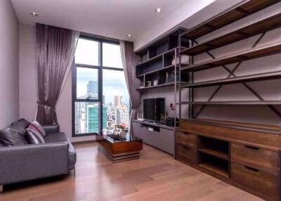 3 bed Condo in The Diplomat Sathorn Silom Sub District C016916