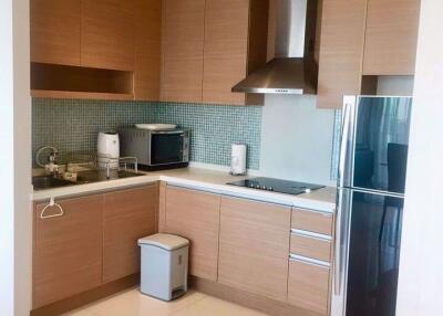 2 bed Condo in The Emporio Place Khlongtan Sub District C016910