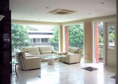 4 bed House Phrakhanongnuea Sub District H016900