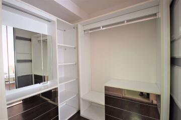 2 bed Condo in The Clover Khlong Tan Nuea Sub District C016898