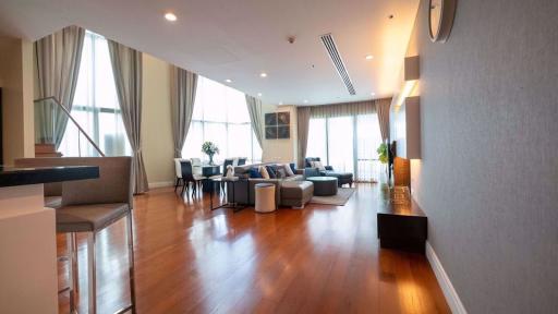 3 bed Duplex in Bright Sukhumvit 24 Khlongtan Sub District D016884