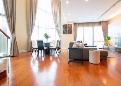 3 bed Duplex in Bright Sukhumvit 24 Khlongtan Sub District D016884