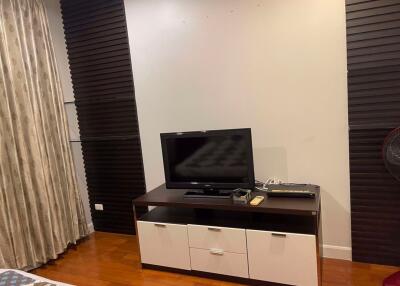 2 bed Condo in Siri Residence Khlongtan Sub District C016883