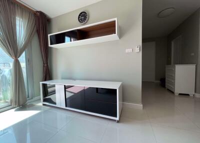 2 bed Condo in The Clover Khlong Tan Nuea Sub District C016876