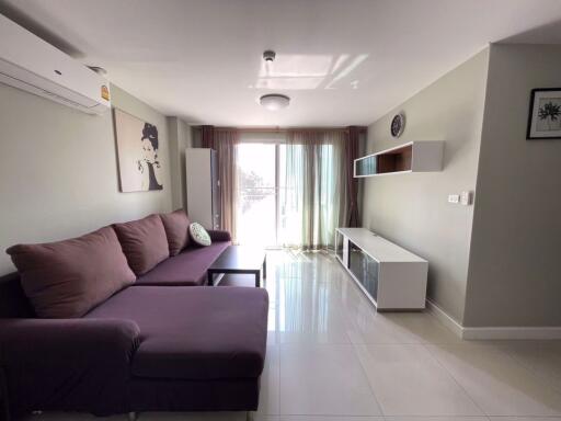 2 bed Condo in The Clover Khlong Tan Nuea Sub District C016876