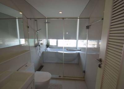 4 ห้องนอน, 4 ห้องน้ำ คอนโด ราคา ฿ 130,000/เดือน