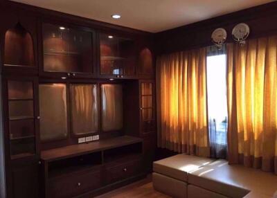 2 bed Condo in Lumpini Place Phahol - Saphankhwai Samsennai Sub District C016845