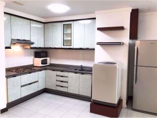 2 bed Condo in Supalai Place Condominium Khlong Tan Nuea Sub District C016822