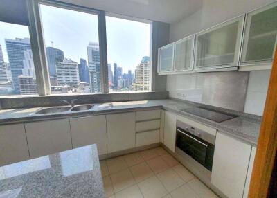 2 bed Condo in Millennium Residence Khlongtoei Sub District C016807