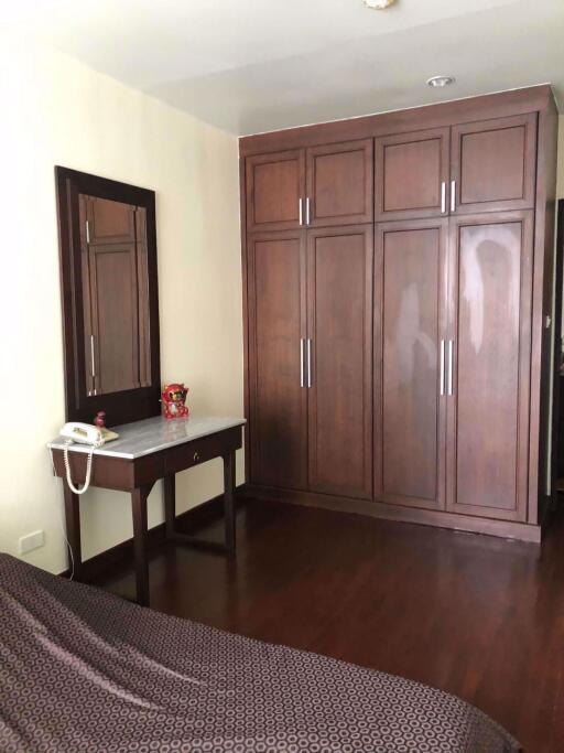 3 bed Condo in Elephant Tower Chatuchak District C016749