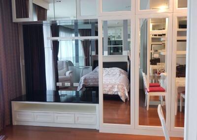 Studio bed Condo in The Address Chidlom Lumphini Sub District C016747