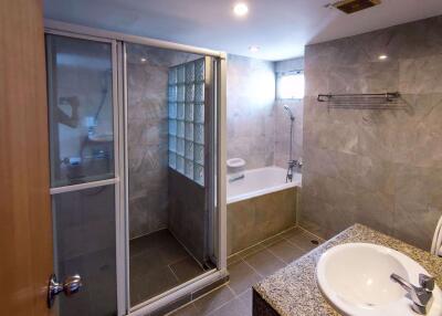 2 bed Condo in The Peony Chong Nonsi Sub District C016740