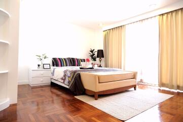 5 bed Condo in SanguanSap Mansion Yan Nawa Sub District C016727