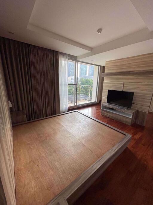 3 bed Condo in L3AVENUE Khlong Tan Nuea Sub District C016717