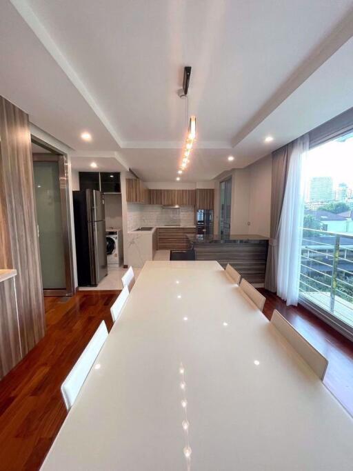 3 bed Condo in L3AVENUE Khlong Tan Nuea Sub District C016717