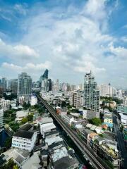 2 bed Condo in BEATNIQ Sukhumvit 32 Khlongtan Sub District C016703