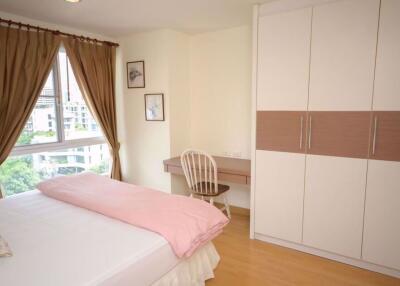 2 bed Condo in Serene Place Sukhumvit 24 Khlongtan Sub District C016699