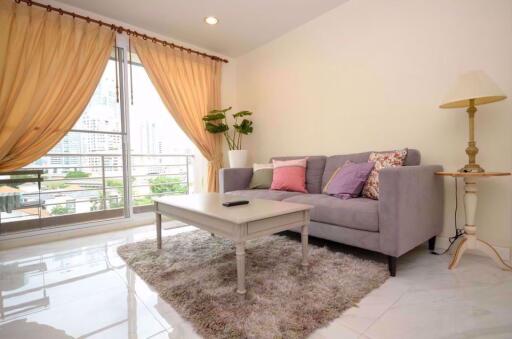 2 bed Condo in Serene Place Sukhumvit 24 Khlongtan Sub District C016699