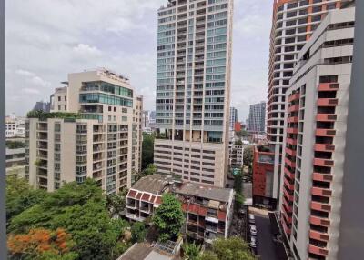 2 bed Condo in Saladaeng Residences Silom Sub District C016669