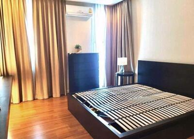 2 bed Condo in The Rajdamri Lumphini Sub District C016663