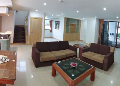 3 bed Duplex in Supalai Place Condominium Khlong Tan Nuea Sub District D016649