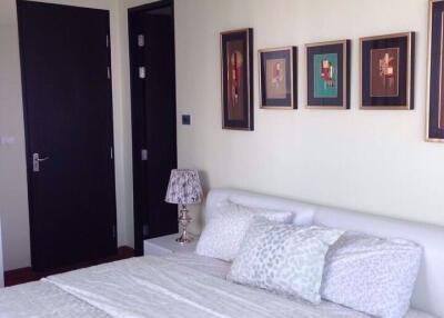 2 bed Condo in The Address Chidlom Lumphini Sub District C016647