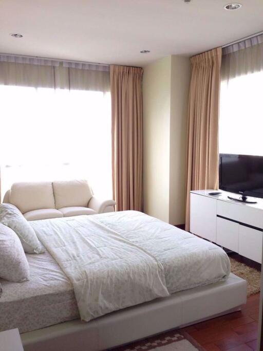 2 bed Condo in The Address Chidlom Lumphini Sub District C016647