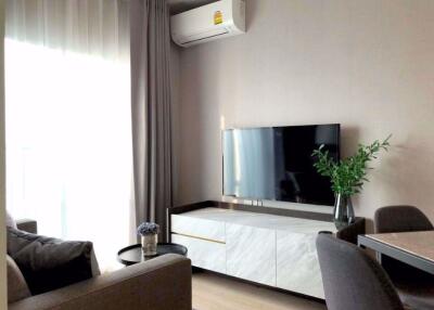 2 bed Condo in Noble Revolve Ratchada 2 Huai Khwang Sub District C016636