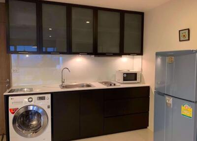 2 bed Condo in Noble Reflex Samsennai Sub District C016621