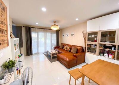 3 bed House Suanluang Sub District H016610