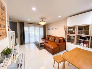 3 bed House Suanluang Sub District H016610