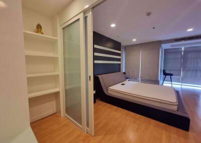 1 ห้องนอน, 2 ห้องน้ำ คอนโด ราคา ฿ 35,000/เดือน